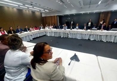 Diputados recibirán al ministro de Hacienda y al director de Presupuesto para discutir reforma al gasto público 2025