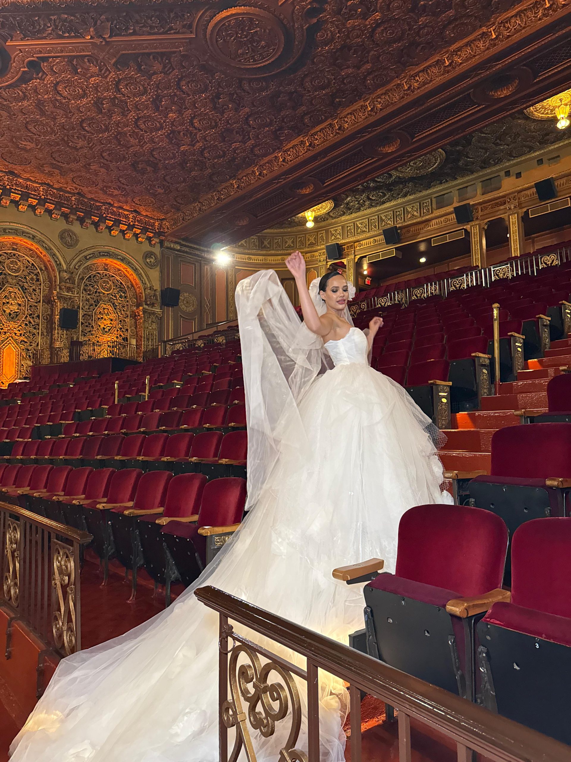 Miss Mundo Dominicana cierra vestida de novia en la codiciada pasarela del NYFW