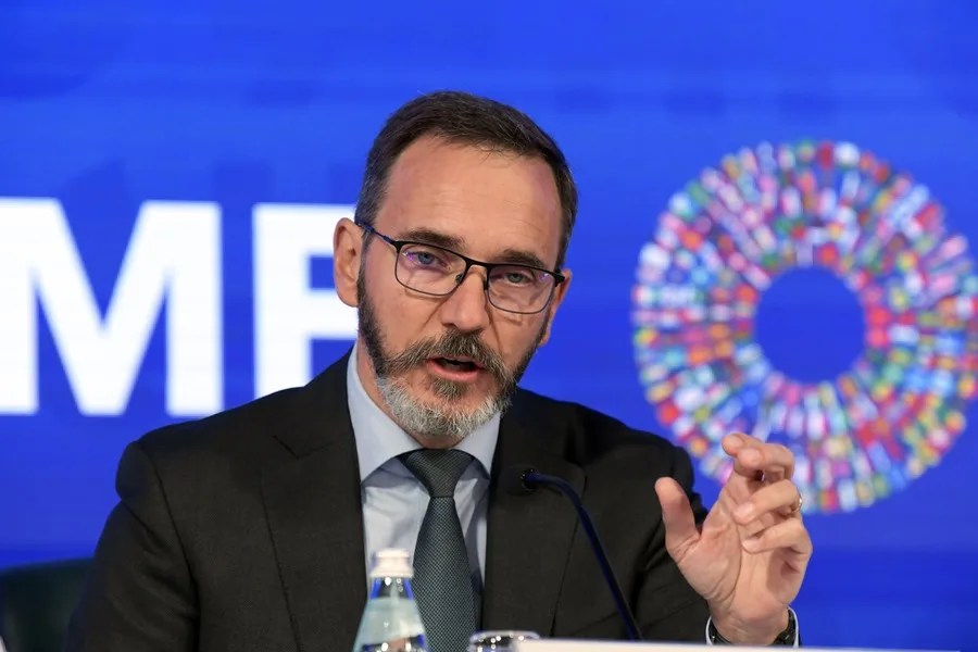El FMI mejora el crecimiento global en 2025 hasta el 3,2 % por la inversión tecnológica
