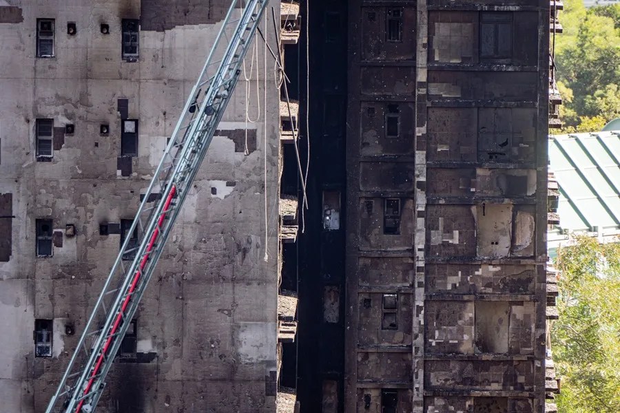 Hong Kong localiza a 144 desaparecidos del incendio ilesos y mantiene 150 sin contactar