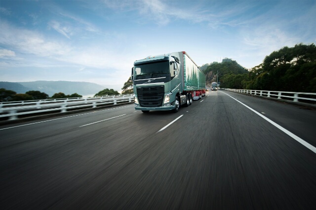 Volvo trucks, competencia en experiencia de megacamiones