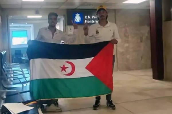 Saharaui retenido en Barajas es aceptado para asilo en España