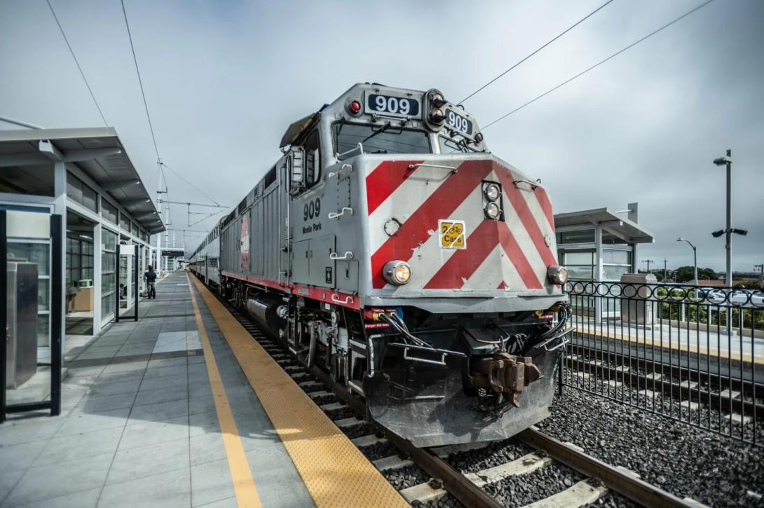 Tren Lima-Chosica: primer embarque llegará al Perú en julio