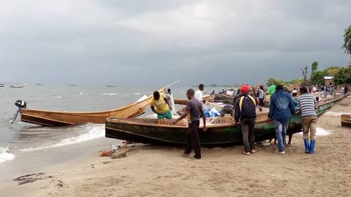 Terrorisme sur le lac Édouard, les pêcheurs alertent le gouverneur.