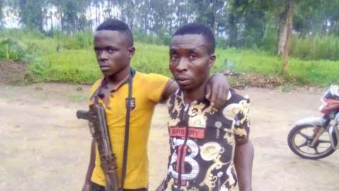 Sud-Kivu : 2 kidnappeurs neutralisés  et deux armes récupérés par les FARDC  à Kalehe.