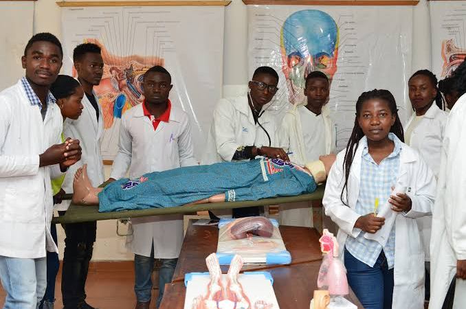 RDC : Le ministère de l’ESU qualifie de sans objet tout débat sur la fermeture des facultés de médecine