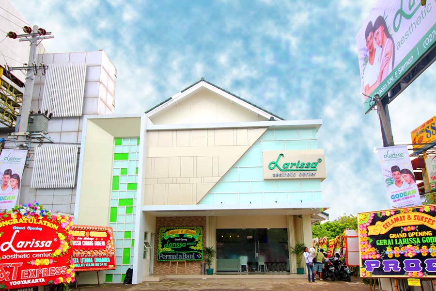 Apalagi ketika orang yang kita sayang sepenuh hati menyakiti kita tanpa henti. Dunia Gambar