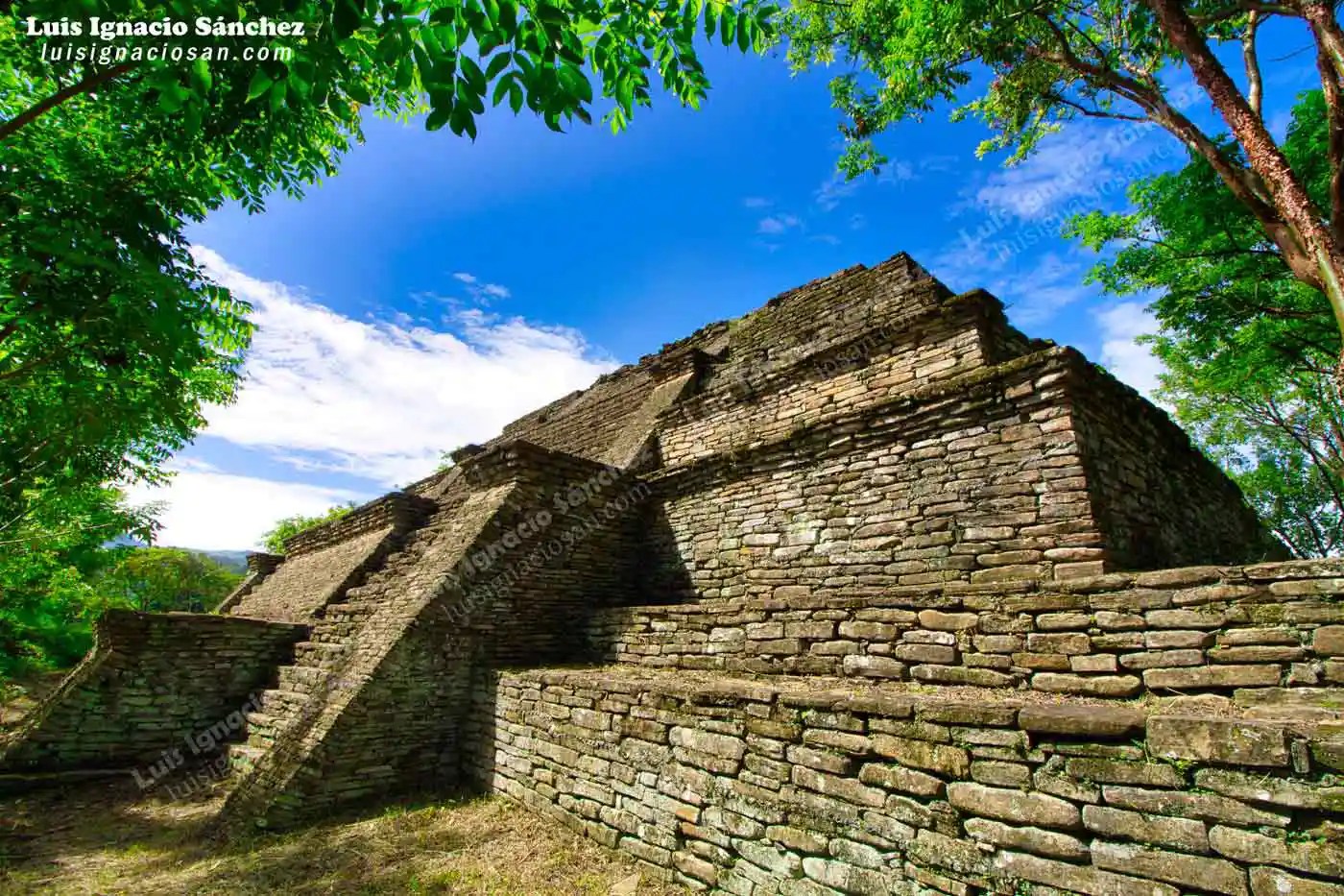 Sitio arqueológico de Paxil en Misantla