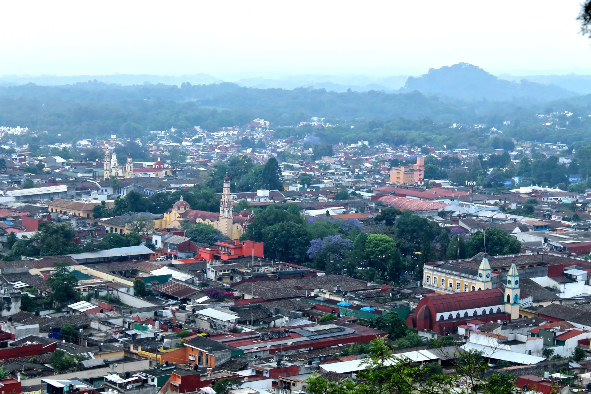 Turismo en Coatepec - Vista del centro histórico de Coatepec desde la cima del Cerro de las Culebras - Luis Ignacio Sánchez Rojas