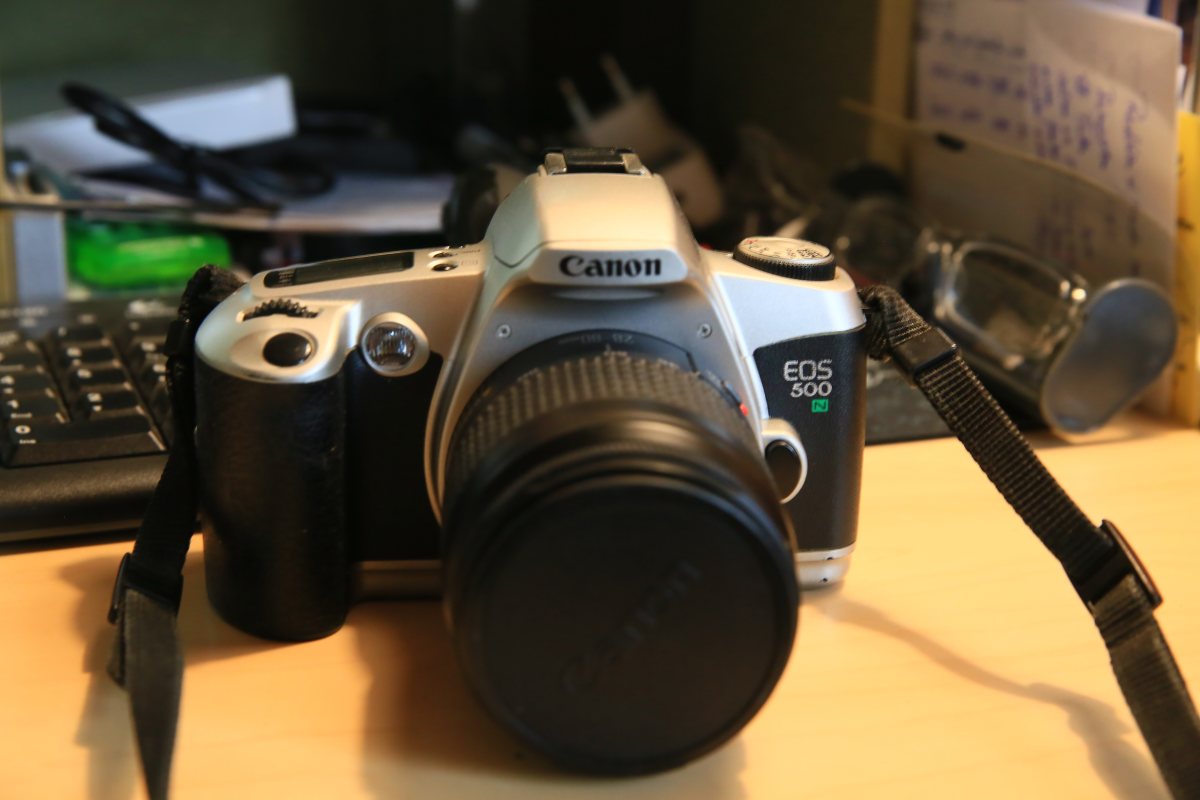Appareil Photo Reflex Canon EOS 500N Argentique - Pour Pièces Ou Réparation, Vintage