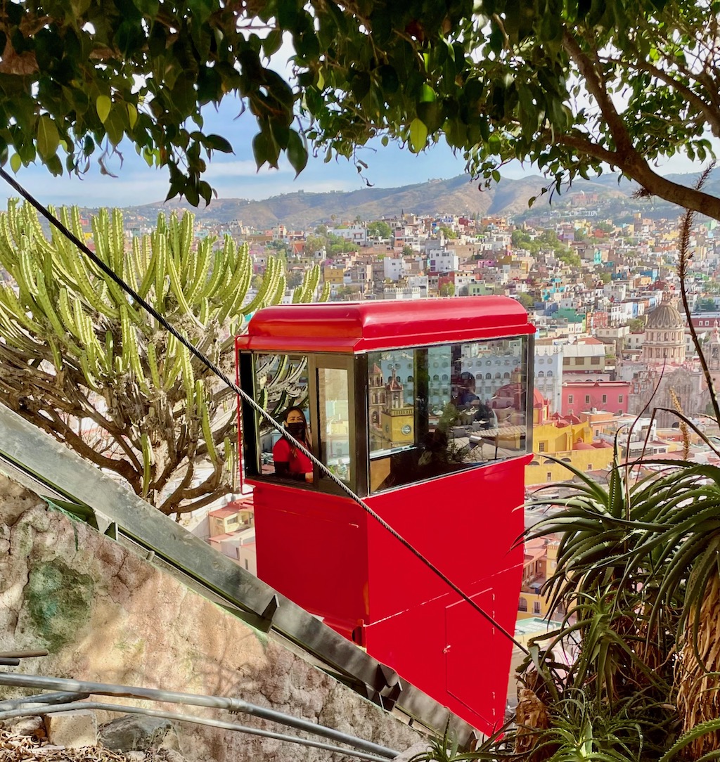 The down-traveling funicular car.