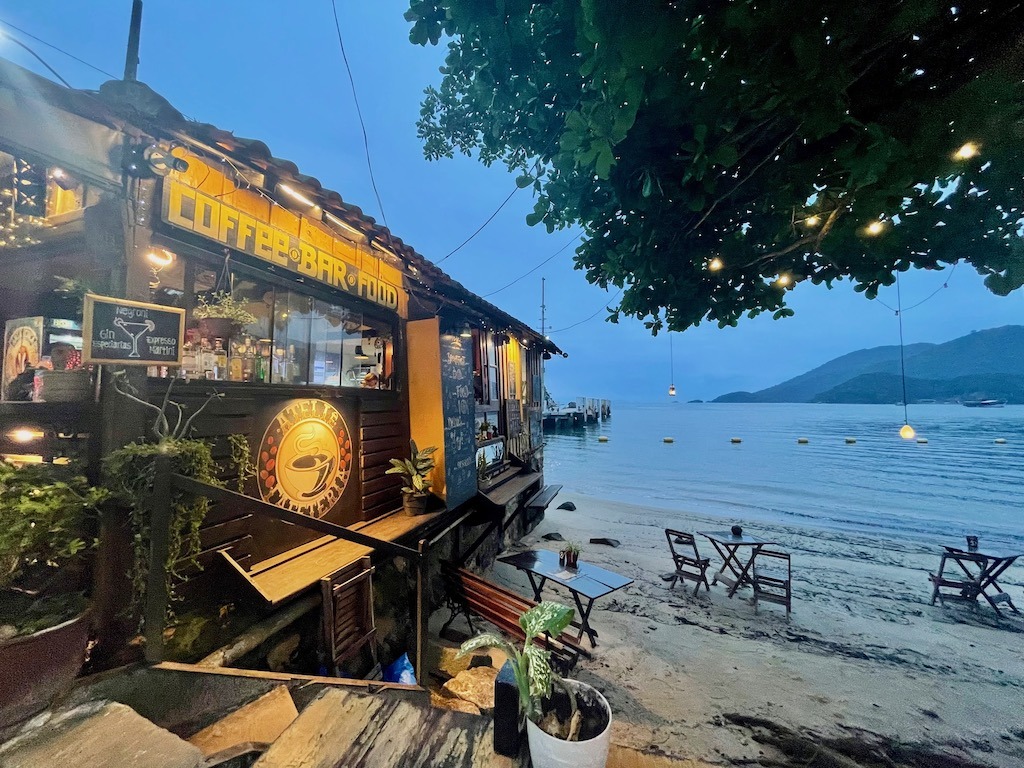 The beachy scene at Atelie Cafeteria