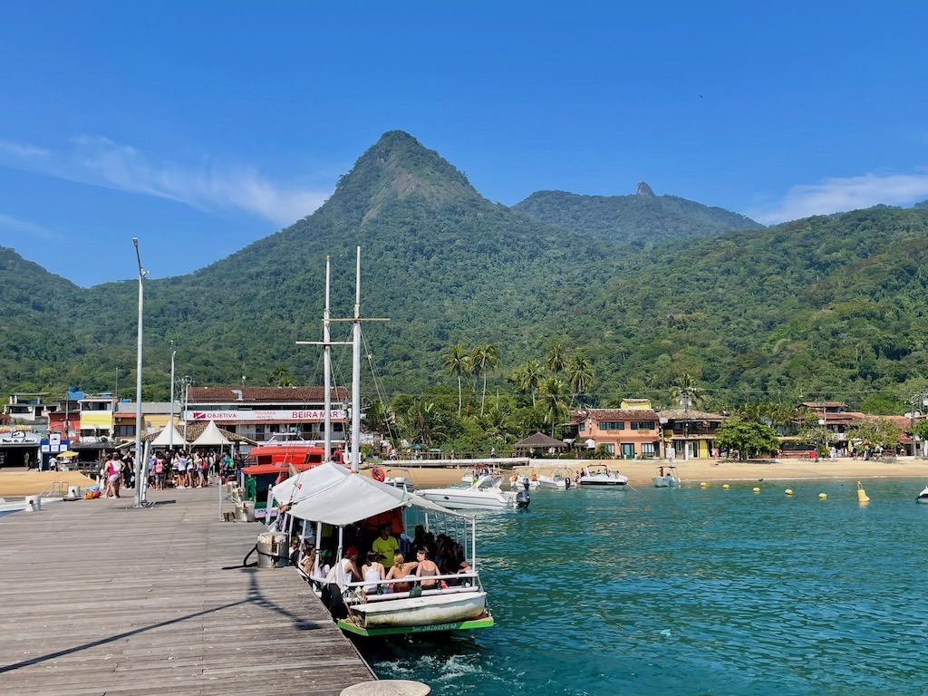 The main pier at Abraâo town.