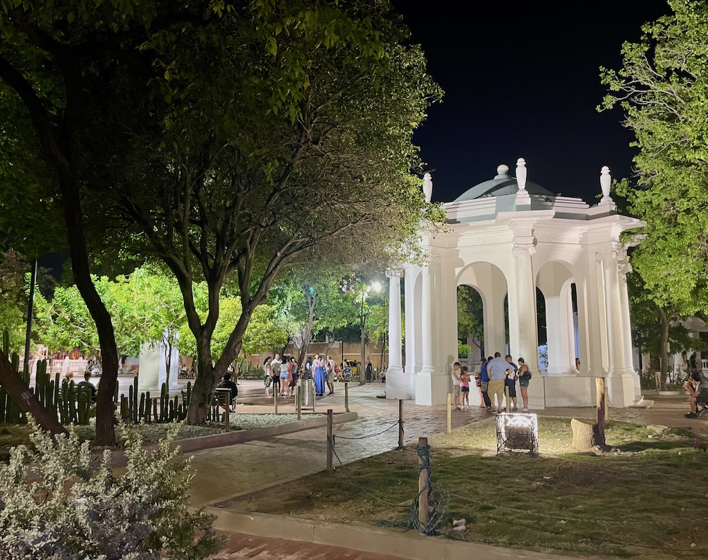 Pretty Parque de los Novios at night