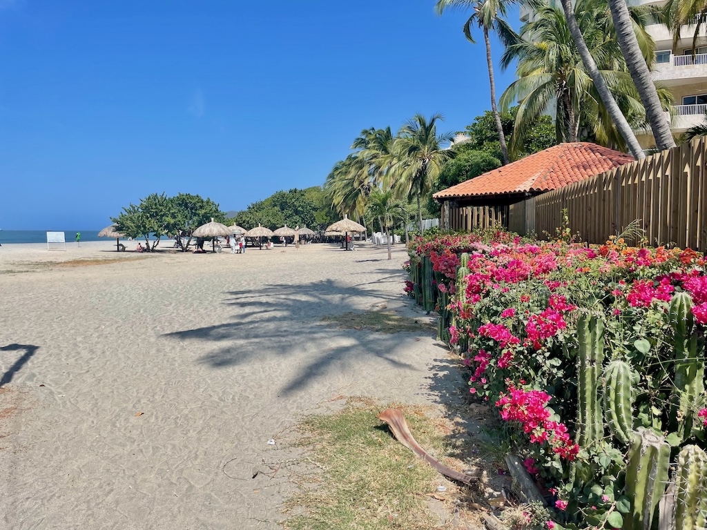 Playa Pozos Colorados