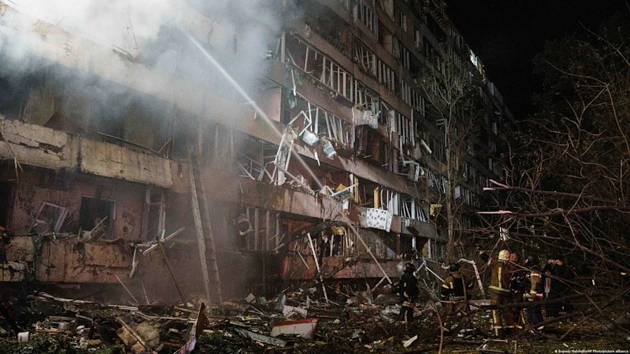 ATAQUE RUSO DEJA CUATRO MUERTOS Y 600 MIL PERSONAS SIN ELECTRICIDAD EN UCRANIA