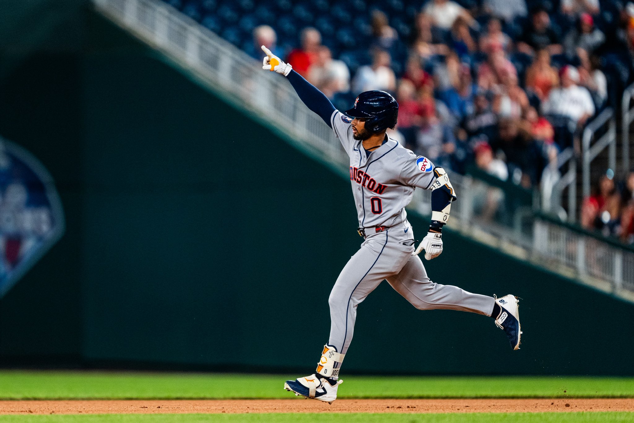 Astros comeback falls just short; Astros lose 12-11 to Nationals