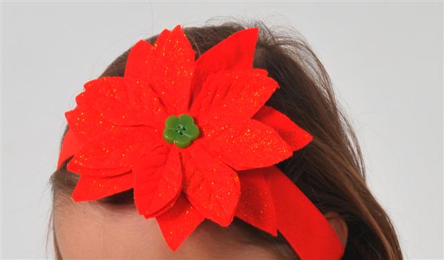 3. Bentiţă cu poinsettia din petale de pânză reciclate sau fetru