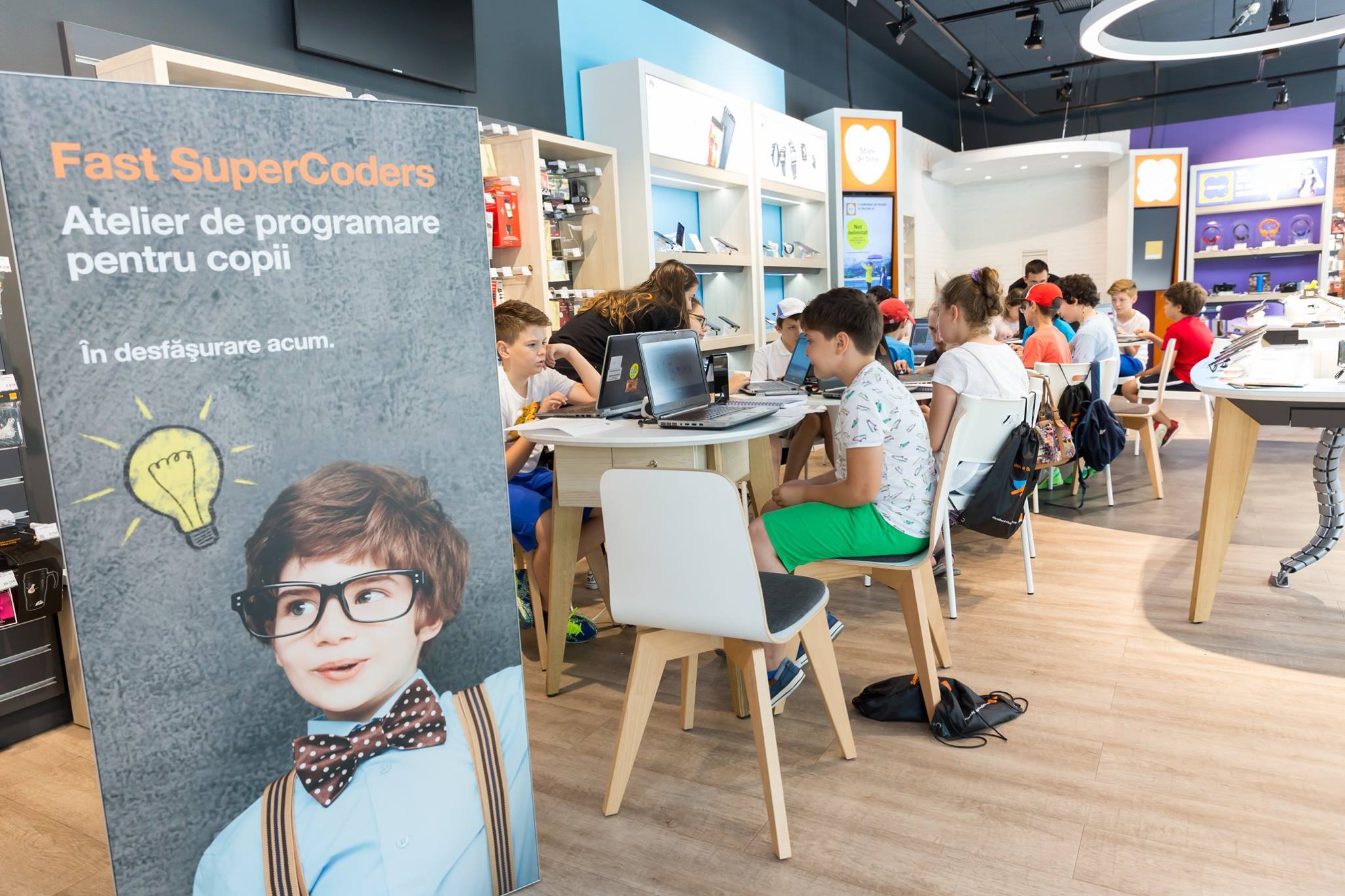 Ateliere de programare gratuite pentru copii în 12 oraşe din ţară