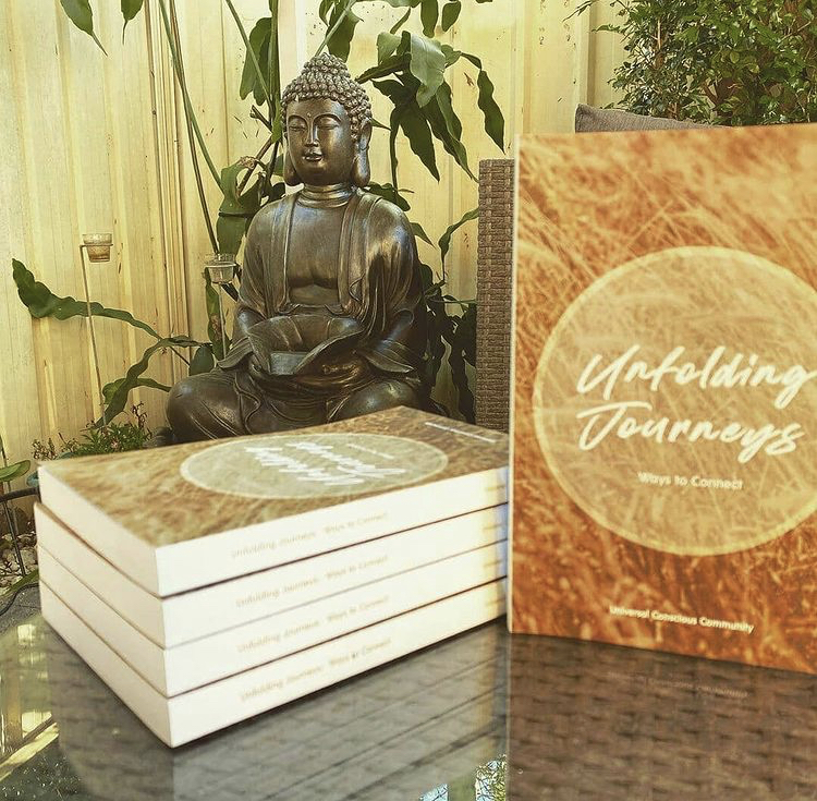 An image of the book Unfolding journey's