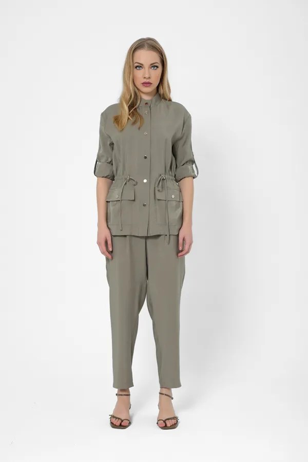 Olirisa <desc>Carrot pants with elastic waistband and side detail</desc>