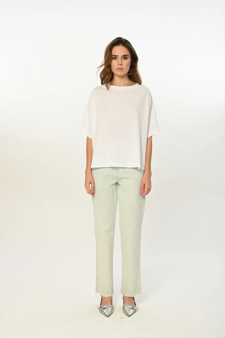 Claspine <desc>Oversized shirt with press studs at the back</desc>