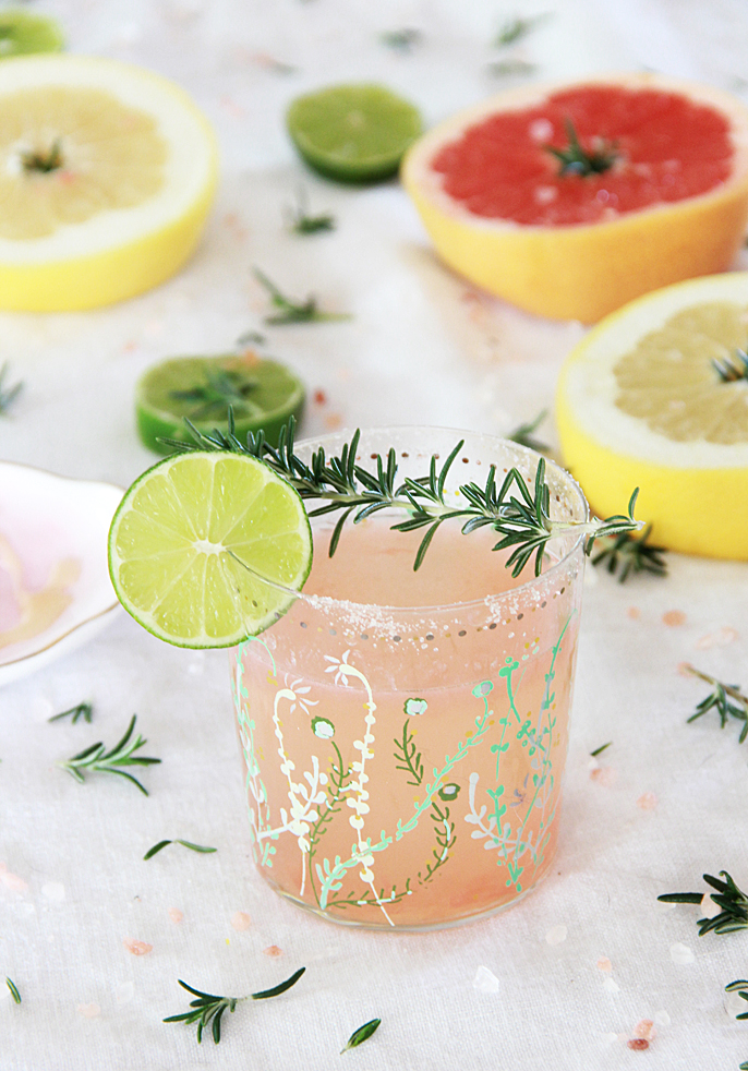 A Bubbly LifeRosemary Infused Grapefruit Vodka Cocktail A Bubbly Life