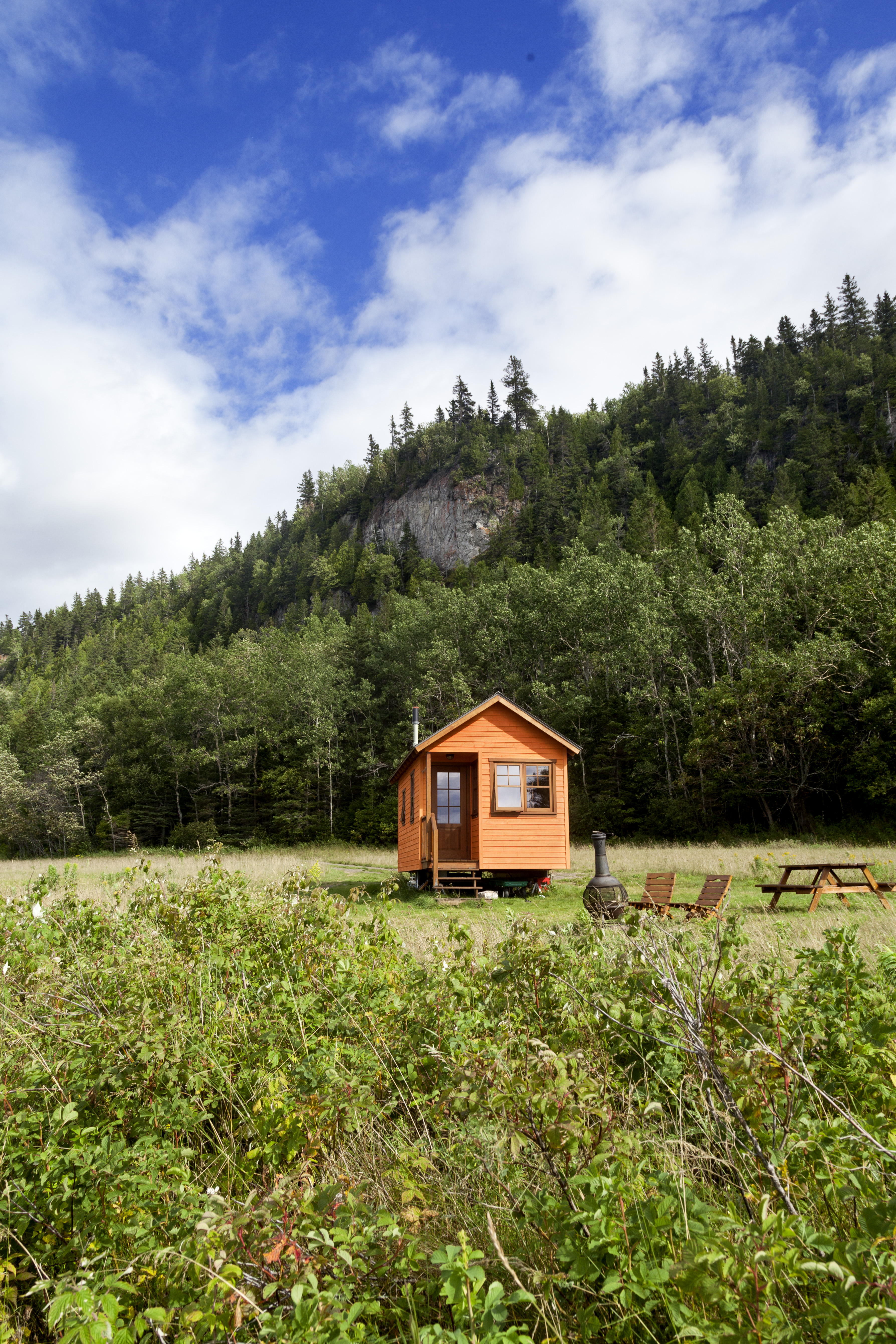 Reportage sur les TinyHouses et le Domaine Floravie(Donald Lebel) pour la revue Versus Magazine à Montréal. Licence autorisée uniquement à Versus Magazine et à Donald Lebel pour son site internet. Une publication autre entraînera une violation des droits d'auteur de la photographe.