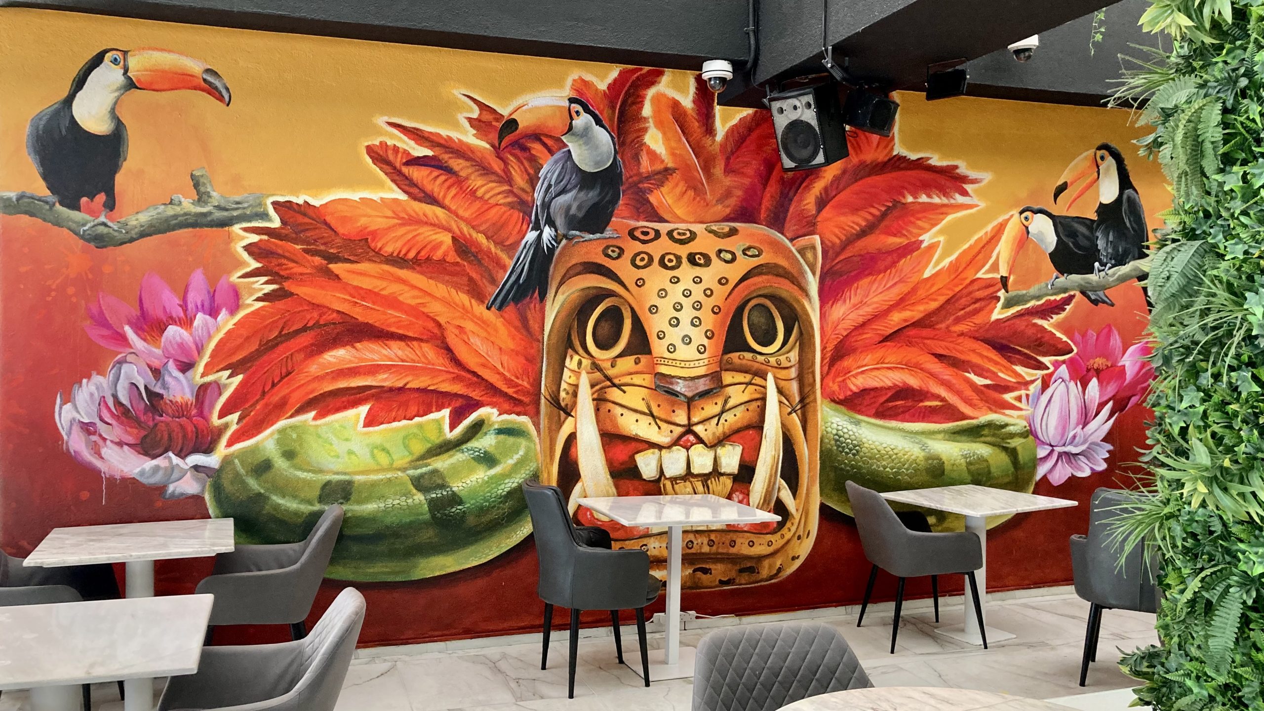 "Río" mural in Dubai by Lau Rodriguez