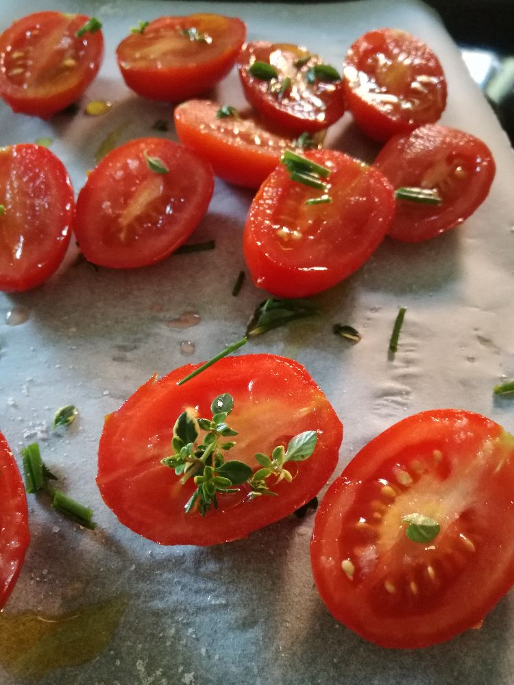 Spaghettoni con mazzancolle e sughetto di pomodorini grigliati