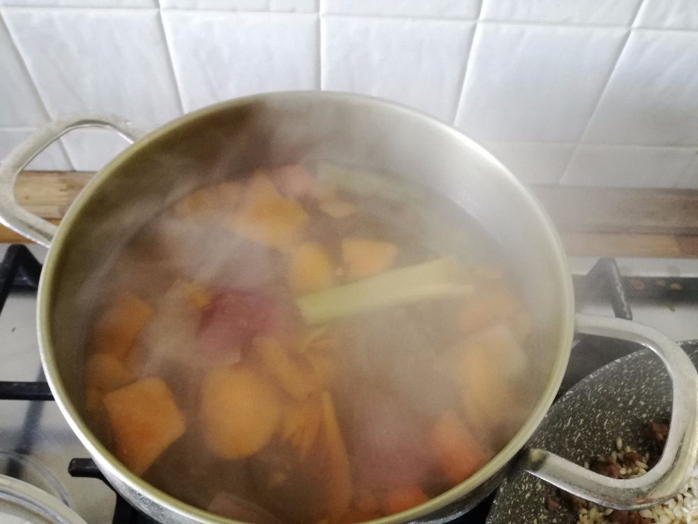 Brodo vegetale per il risotto