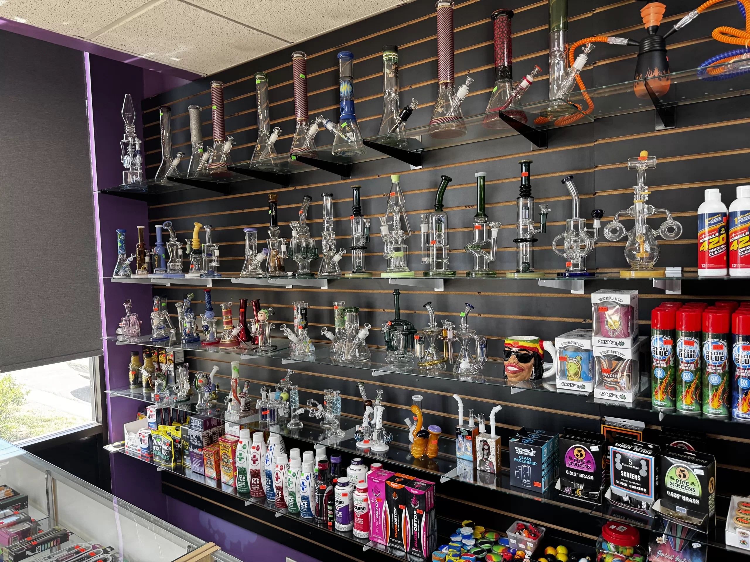 bongs-dab-rigs-bubblers-Lawrence-KS