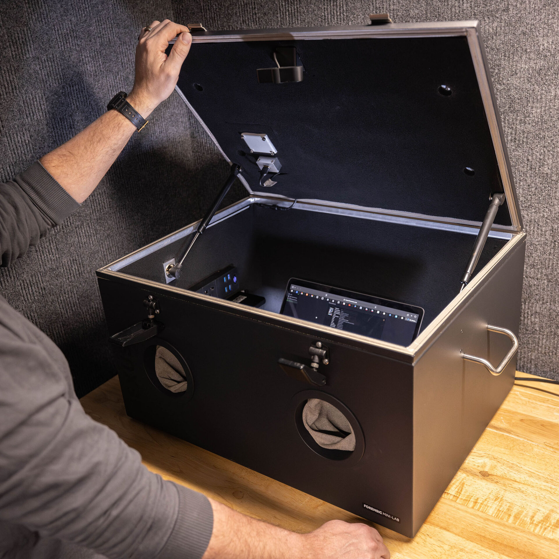 NEXUS Forensic Mini-Lab With OS Touchscreen - RF Shielded Box