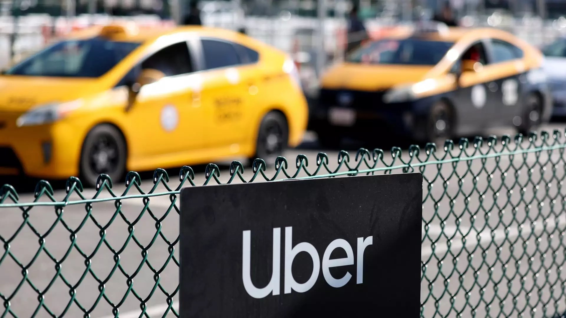 Investing in Uncertain Times: Analyzing Top Stocks for Growth