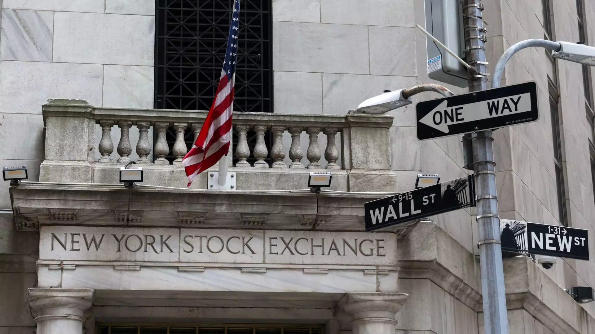 5 Troubling Signs That the Stock Market Rally is Losing Momentum