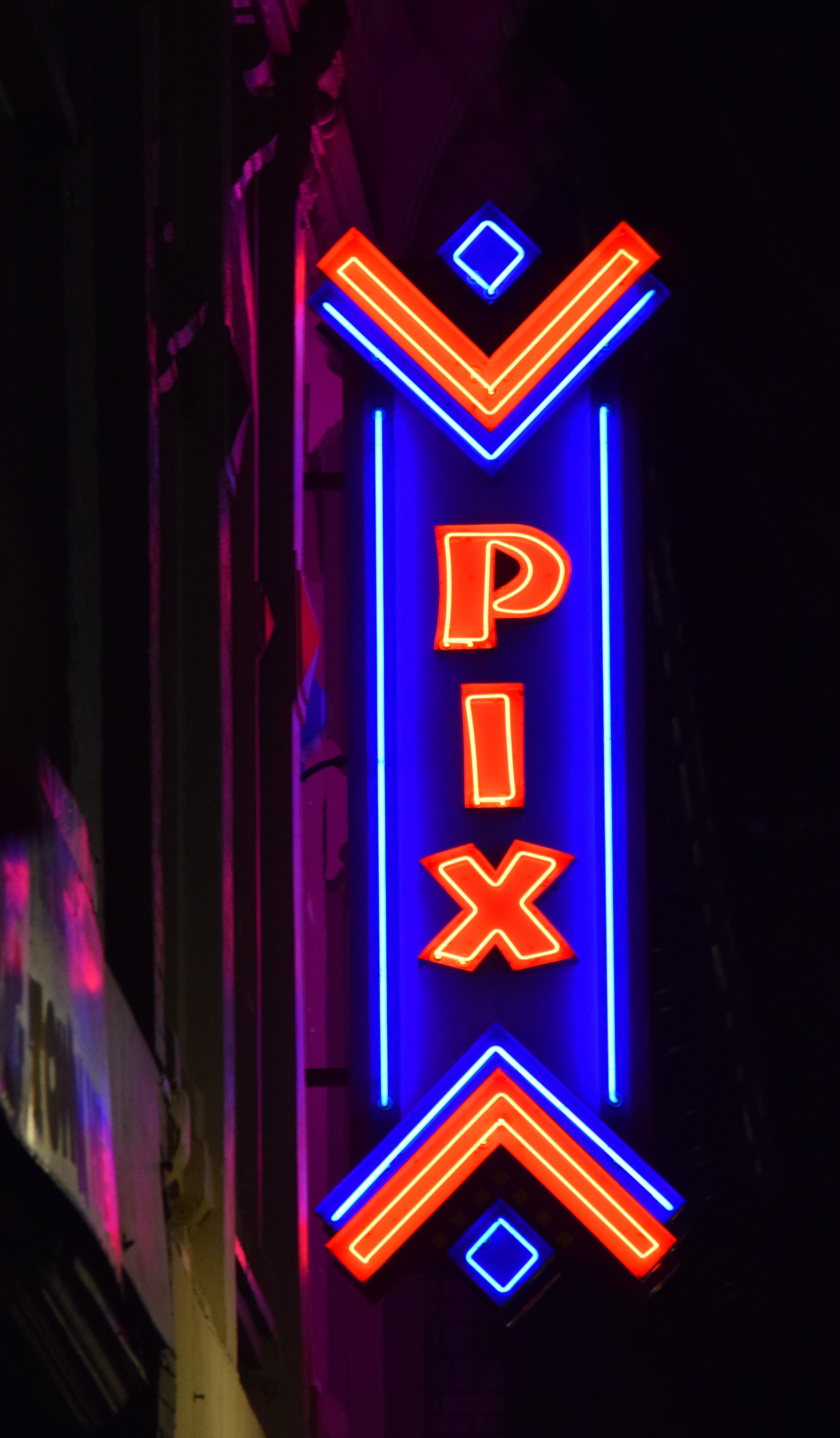 Echoes of the Fading Neon Flicker Around the Mid-Willamette Valley