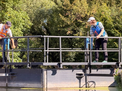 Schleuse mit Handbetrieb auf der Fulda