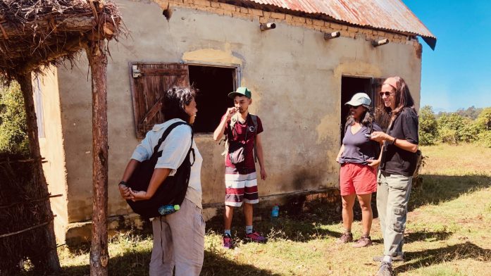 Sur la plantation de ravintsara de Betsara (Sambahavy, Madagascar)