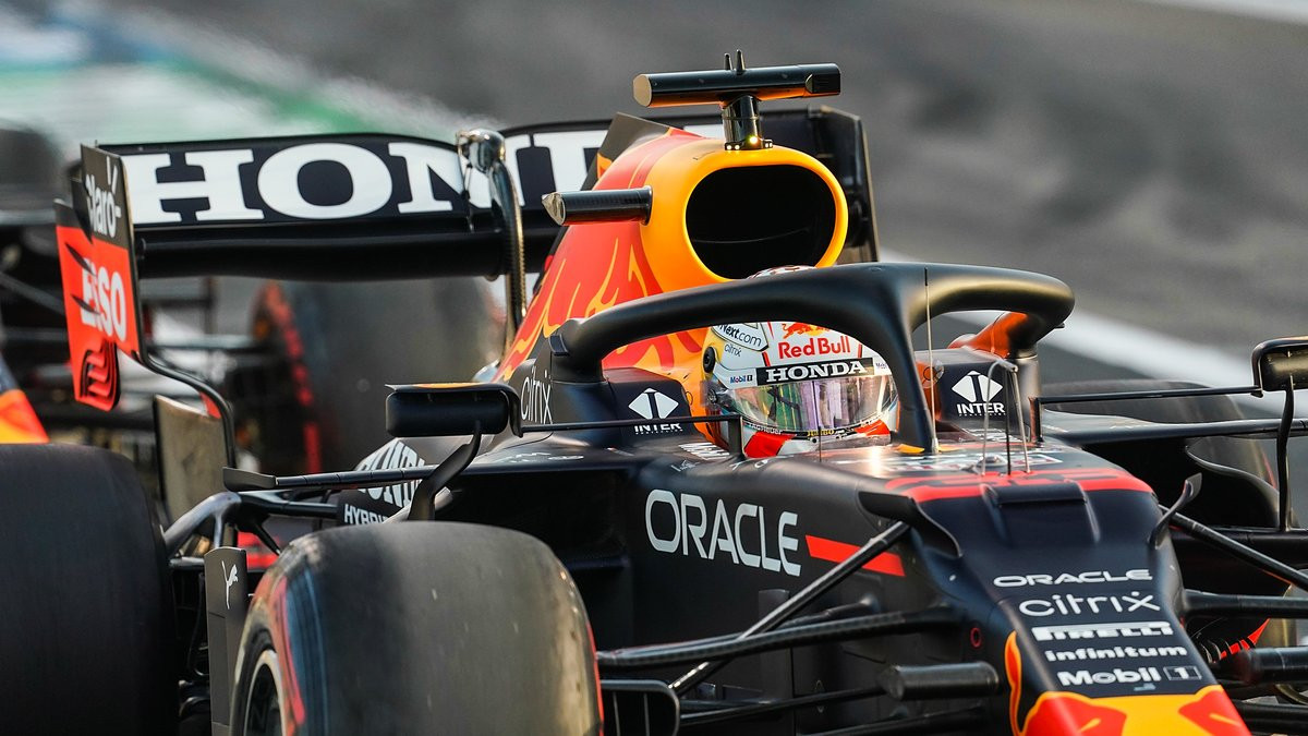 As our world becomes increasingly connected, there's no denying we live in an age of analytics. Formule1 | Formule 1 : Face Ã  Hamilton et Mercedes, Red Bull se prend Ã  rÃªver
