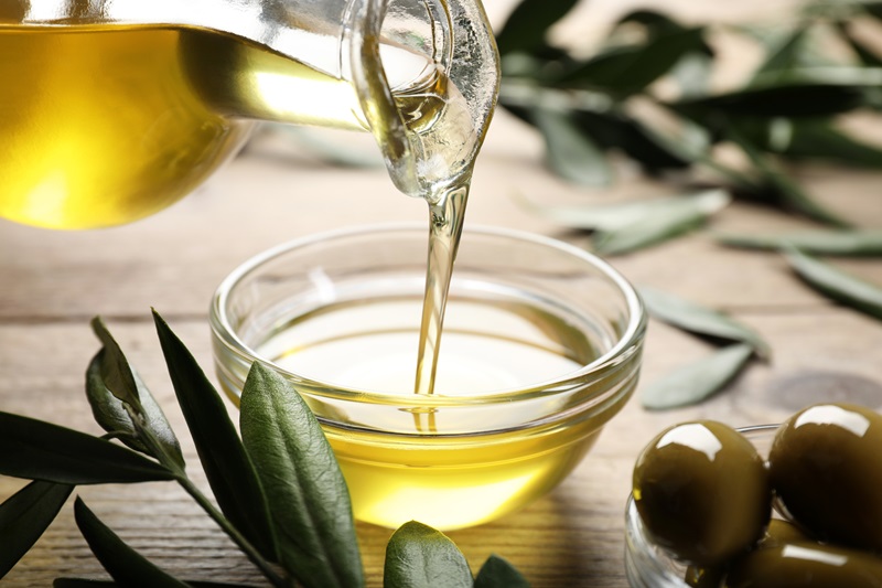 Canola oil vs. olive oil: which is more healthy?