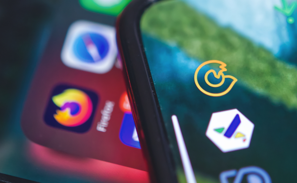 Firefox icon on both an Android and iOS device