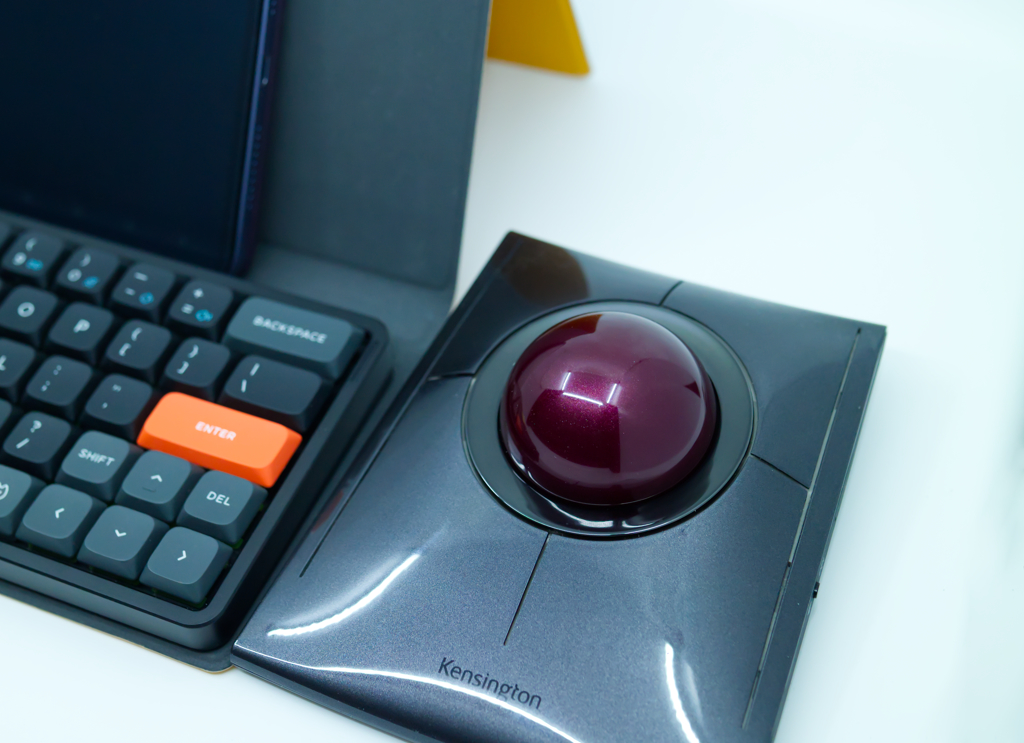 kensingtonWithKeyboardAndiPad.