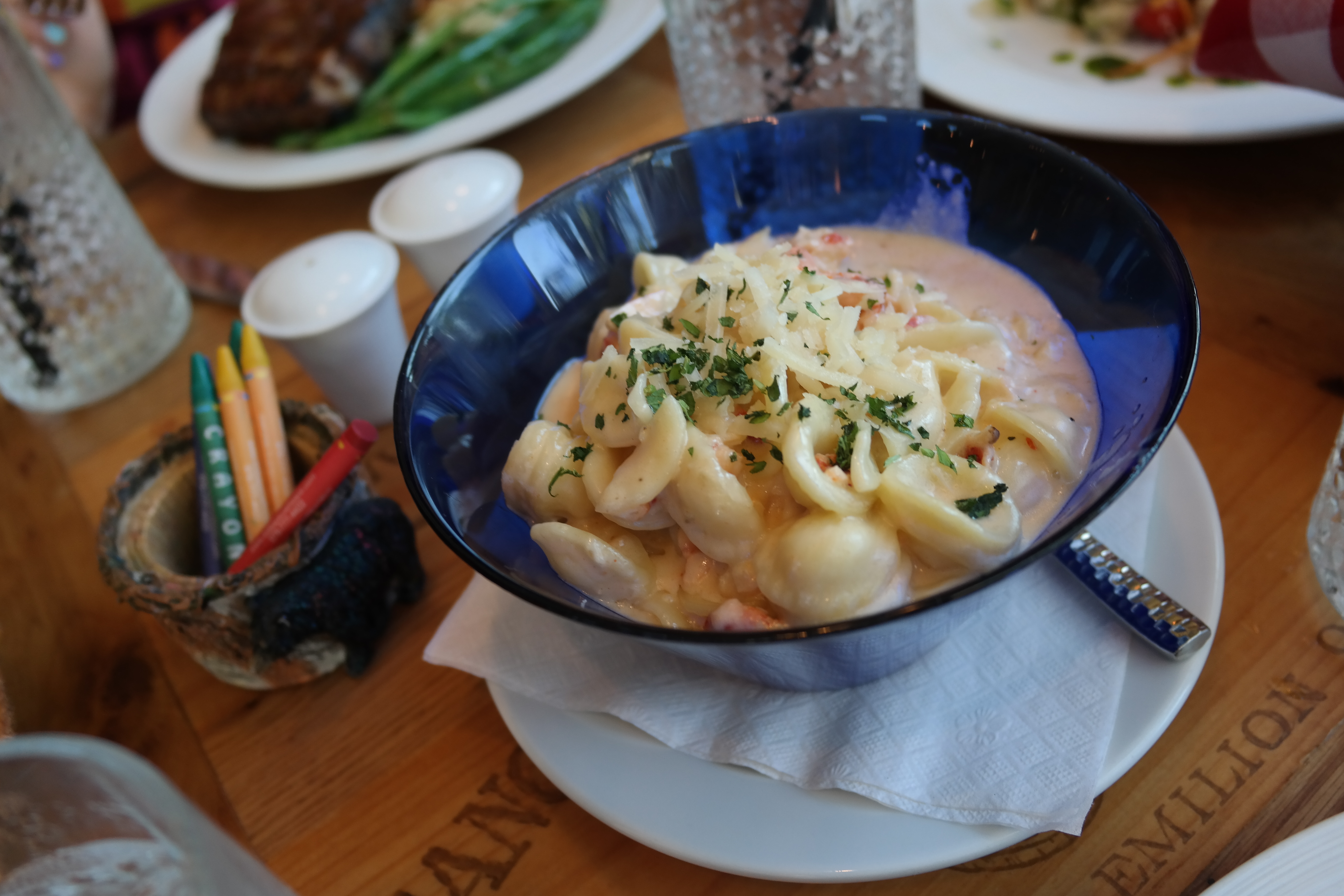 This lobster macaroni and cheese is the first one I've had that made me believe in the magic that is lobster mac 'n cheese. I want this every year at least once (and definitely once more this summer/fall).