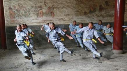 shaolin Monks Wear the feiyue shoes