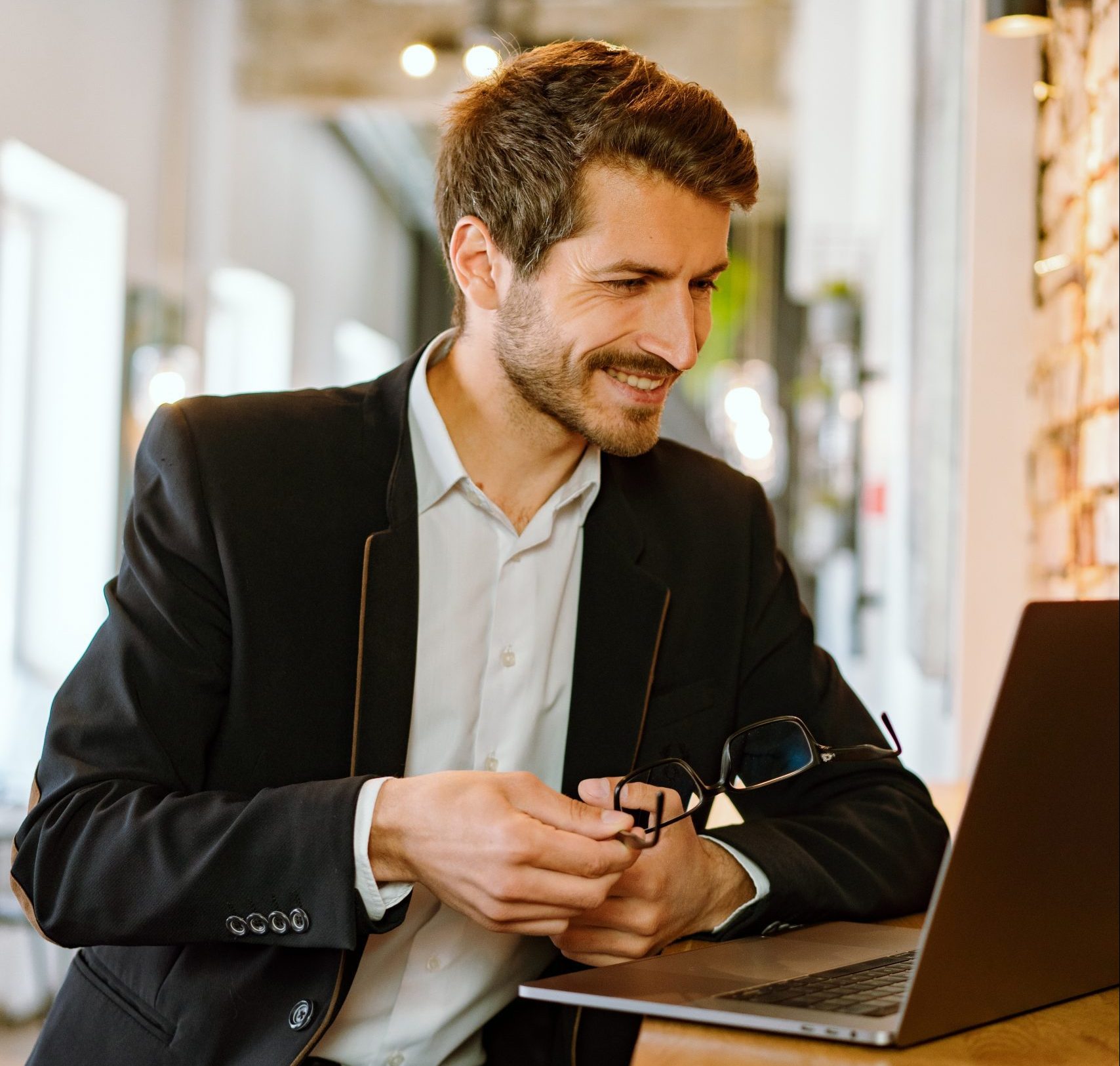 Learn How To Use The Override Specifier In Modern C++