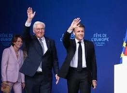 ماكرون يدعو الى &ldquo;تحالف كبير&rdquo; في مواجهة اليمين المتطرف