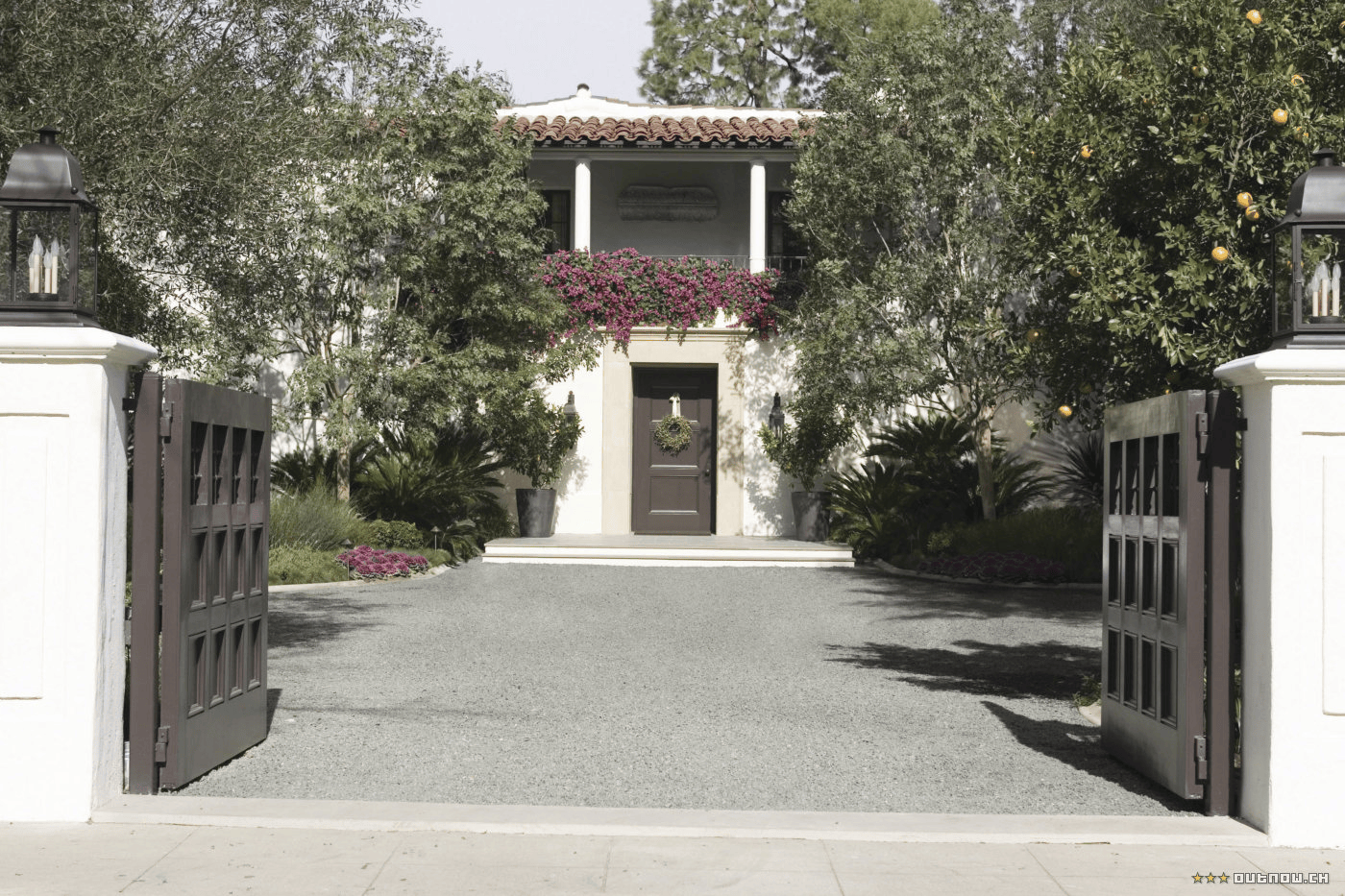 La Mansion- The Holiday