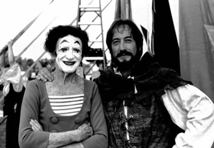 Rob Mermin with his mentor Marcel Marceau in 1999.