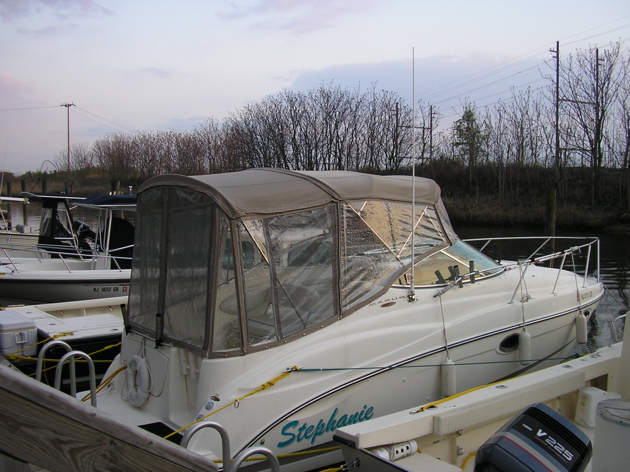 It's fairly simple, and reads sd or mmc cards. Boat For Sale 2002 Maxum SCR 2500