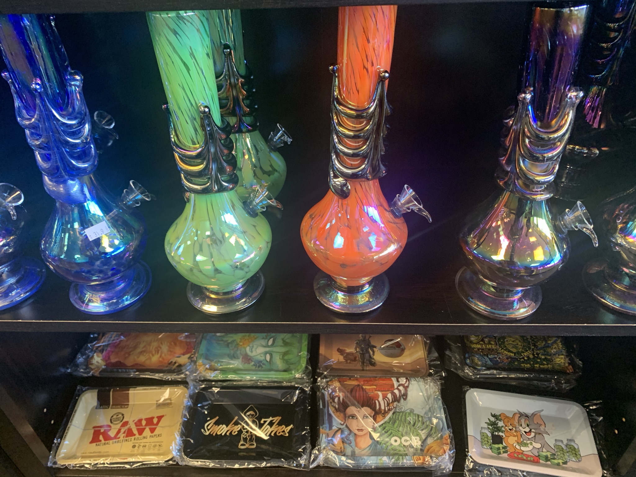 glass-bubblers-rolling-trays-420-shop-Lees-Summit-MO